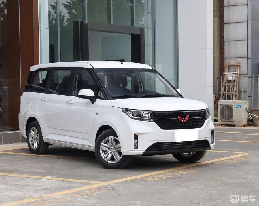 我买了一辆7座版的五菱宏光plus