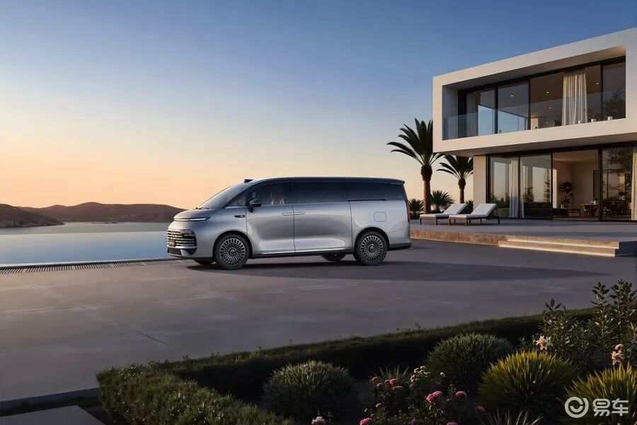 比预售价低6万！吉利银河V900破局豪华MPV市场