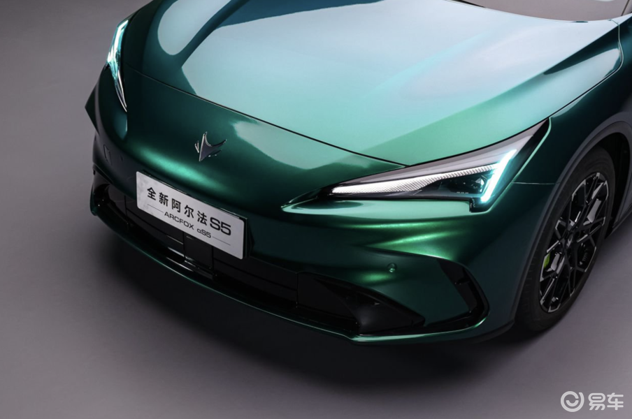 预售补贴价11.28万起！极狐全新阿尔法S5来了
