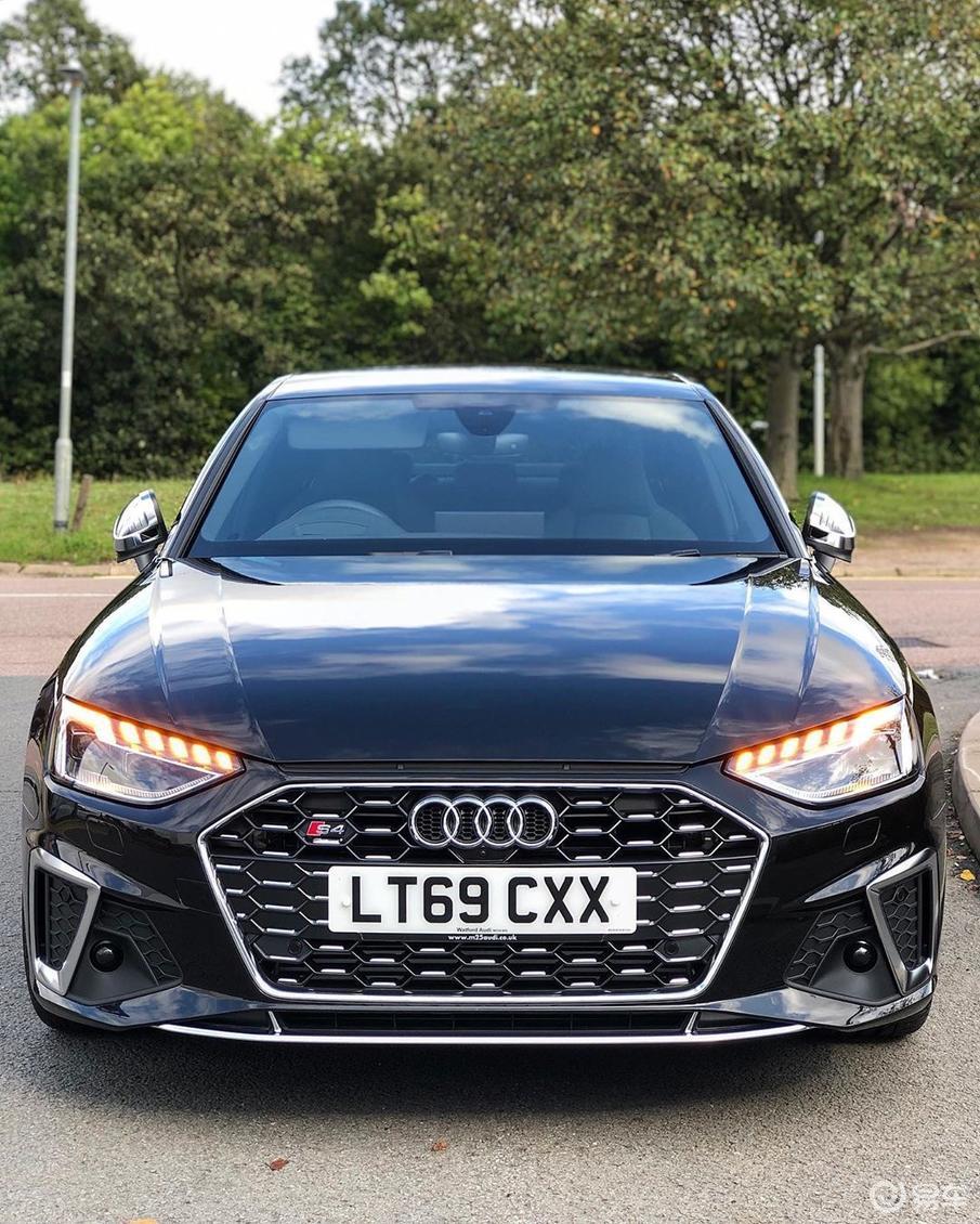 新款奥迪s4 limousine海外实车实拍!