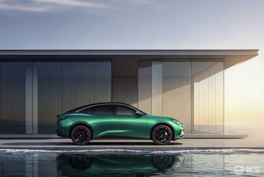 预售补贴价11.28万起!极狐全新阿尔法S5来了