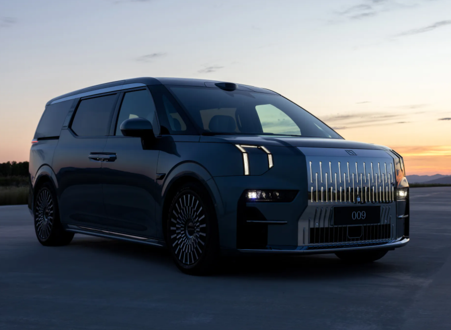 注重安全防护和智能科技？ 极氪009和埃尔法这样选！