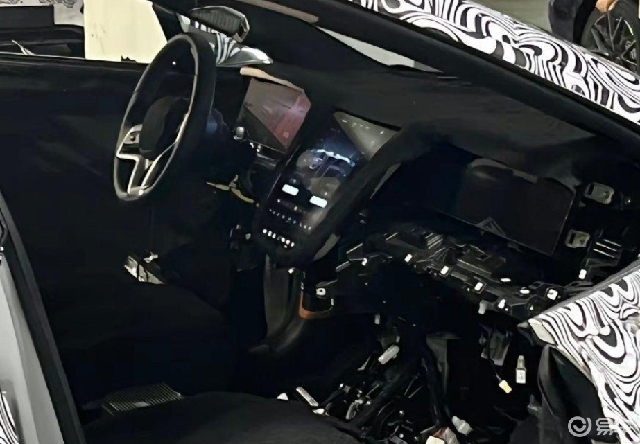 仰望U7从谍照侧面观察_易车