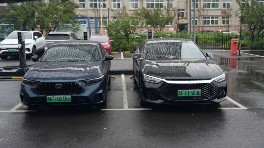 英仕派PHEV对决汉DM-i，插混轿车之王谁更实至名归？