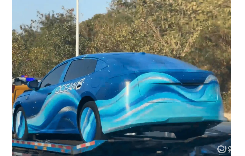 比亚迪全新轿跑海豹 08 谍照曝光