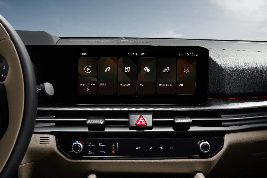 起亚新狮铂拓界诚意上市 “焕新一口价”10.99万元起