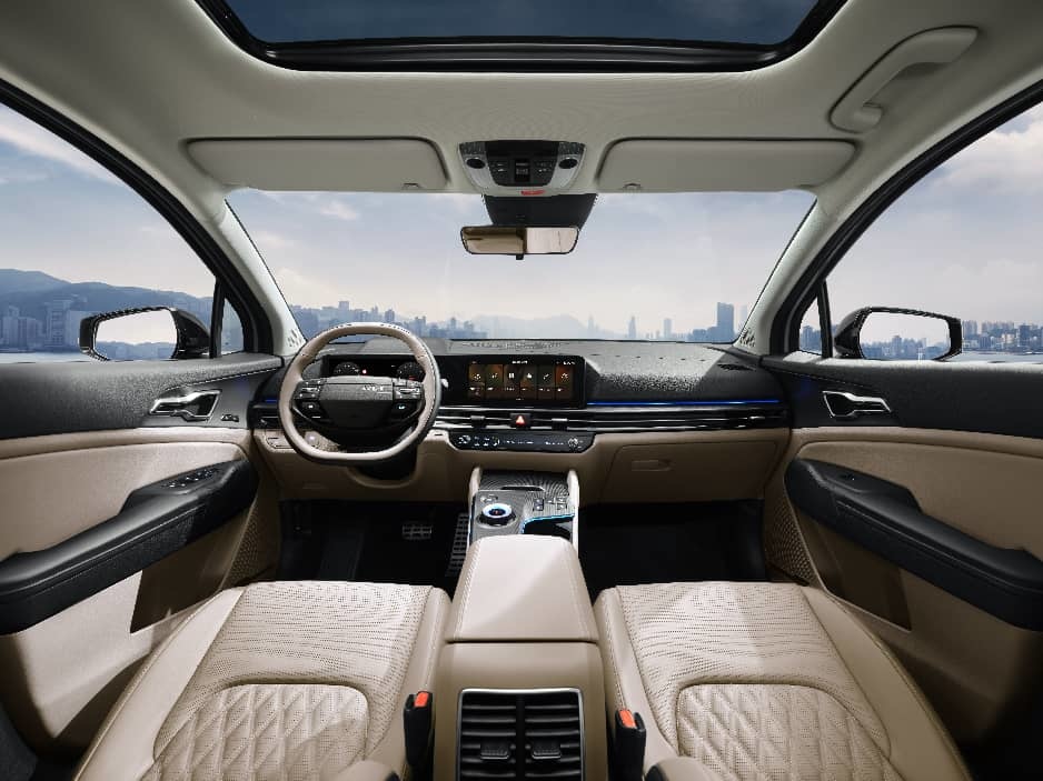 起亚新狮铂拓界诚意上市 “焕新一口价”10.99万元起