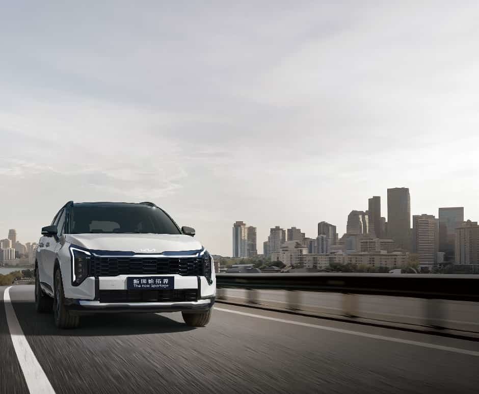起亚新狮铂拓界诚意上市 “焕新一口价”10.99万元起