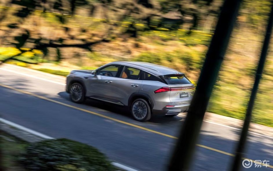 13.98万起！吉利银河M7预售，打出续航和操控两大王牌