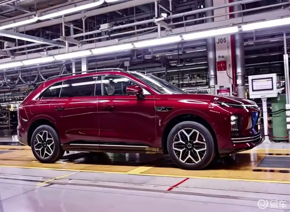 星途EX7内饰官图发布,内饰很科技