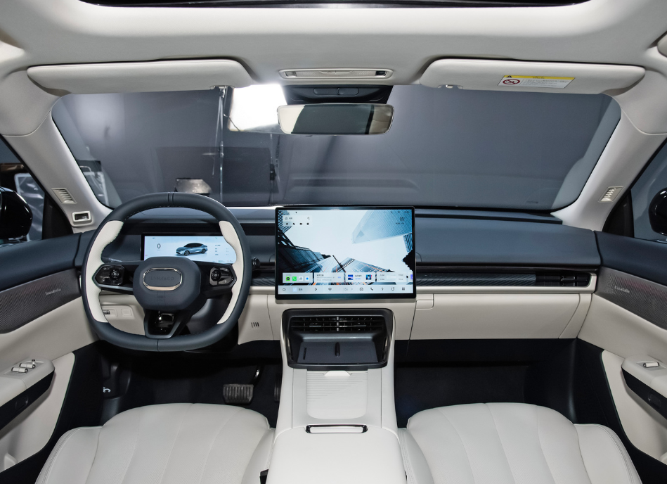 领克07 em-p在设计上符合现代审美该车搭配的动力系统也丝毫不_易车