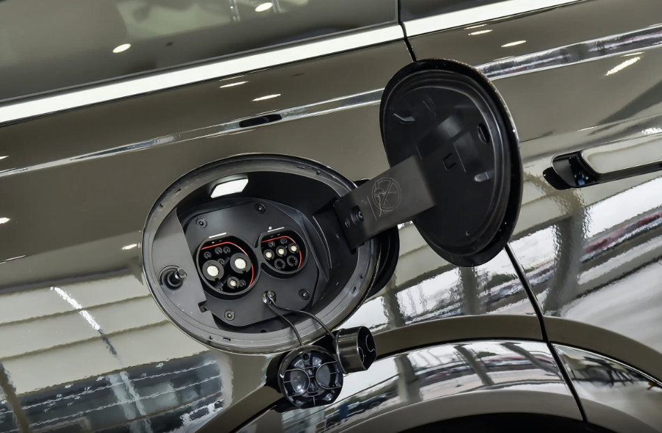 动动嘴就能开车?这车正式上市,限时焕新价27.58万起