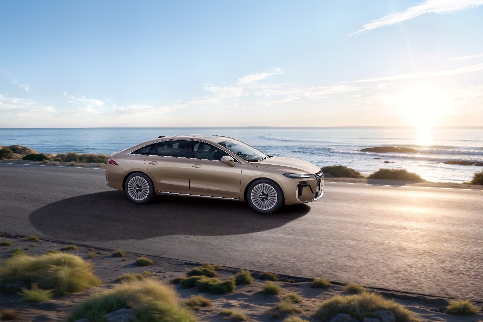 长续航豪华轿车——荣威M7 DMH正式上市价格8.58万