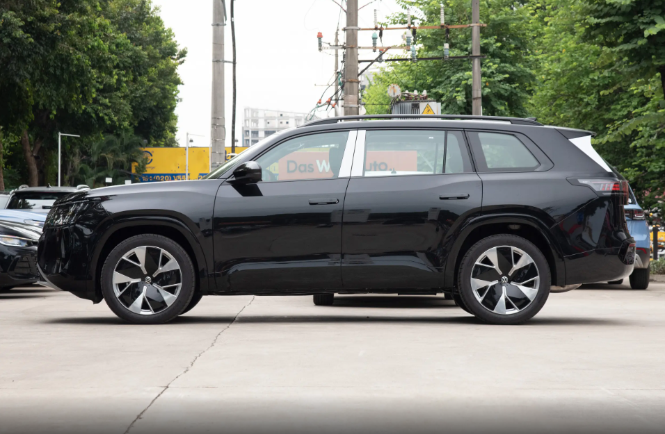 预算30万左右买燃油SUV，大众途昂Pro对比福特探险者