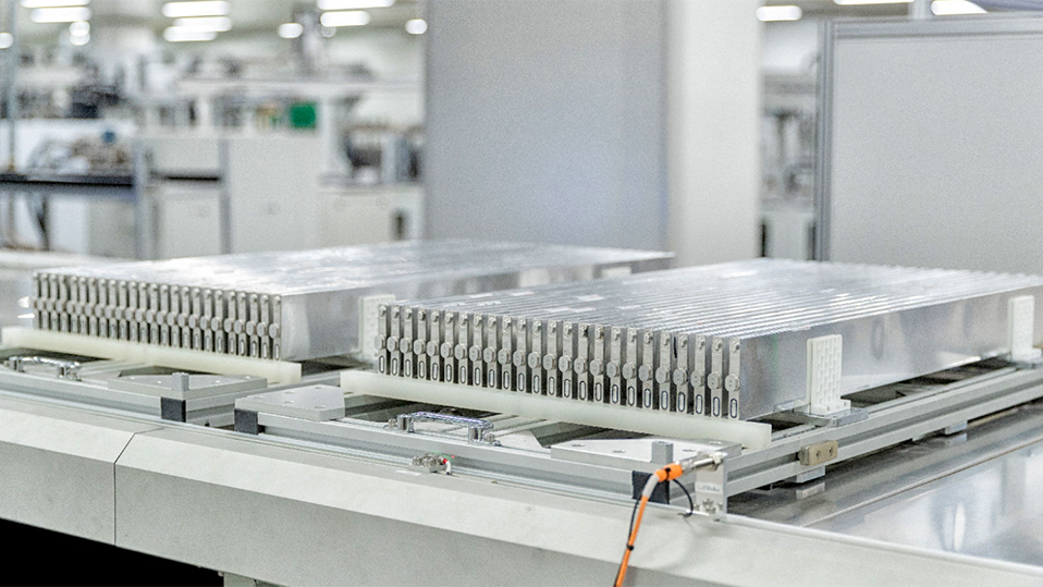 当前位置:>易车>model3>model3电池>摘要详情>但钴和锰虽然对电池容量