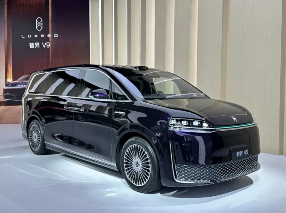 智界V9来了？配后轮主动转向系统，综合续航超1250km