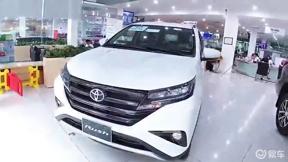 丰田全新家用七座mpv,丰田rush实拍,有这颜值还要啥骊威