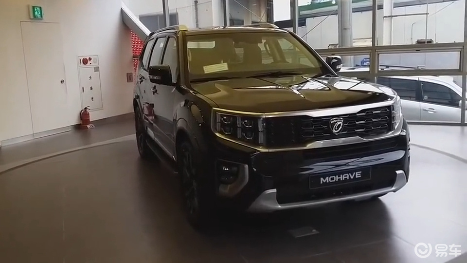 抢先实拍2021款起亚霸锐,近距离了解外观内饰