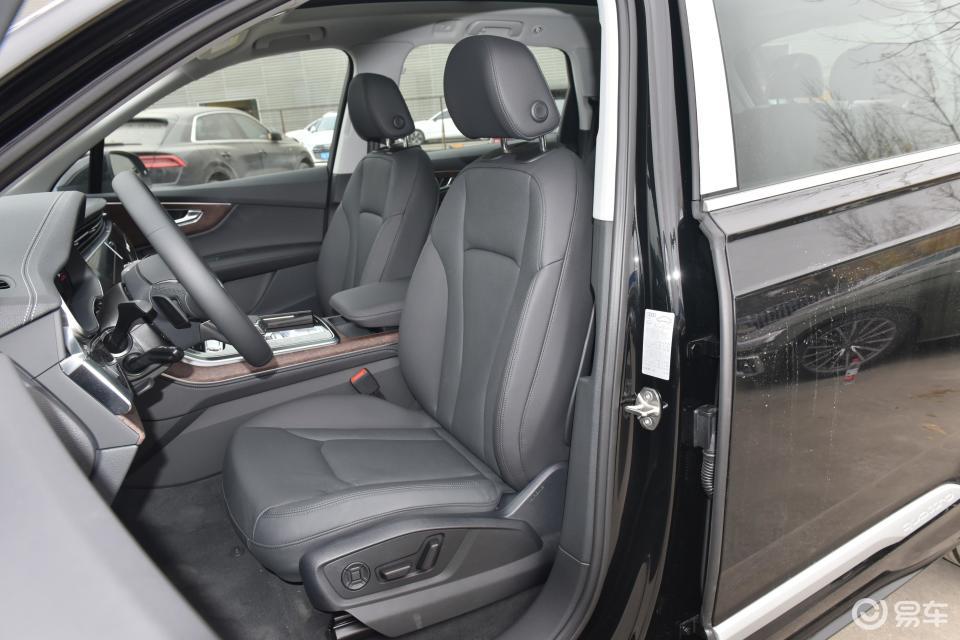 奥迪q7上市-后排-内饰-易车