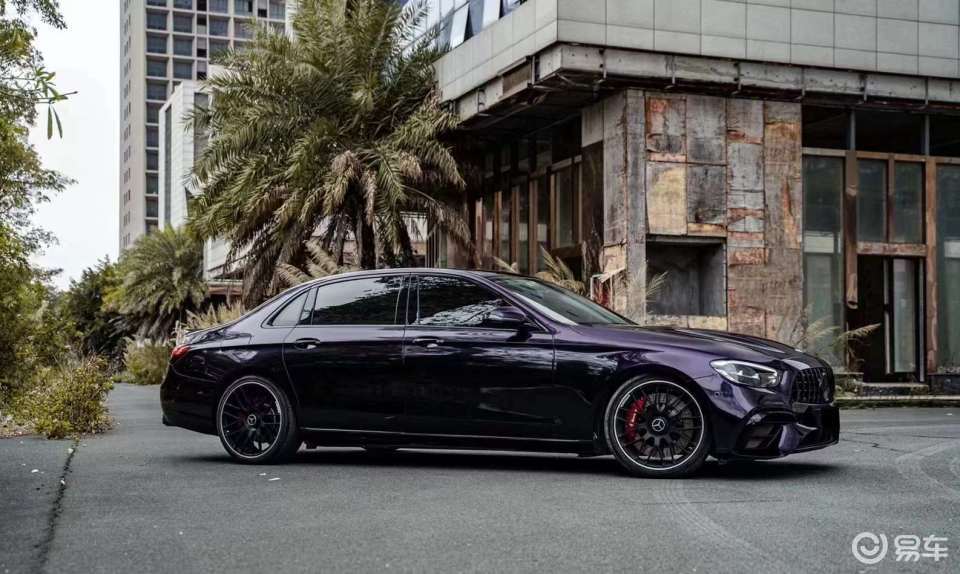 要运动,可能只有amg包围才符合这套改装的关键词了,适合大标的奔驰