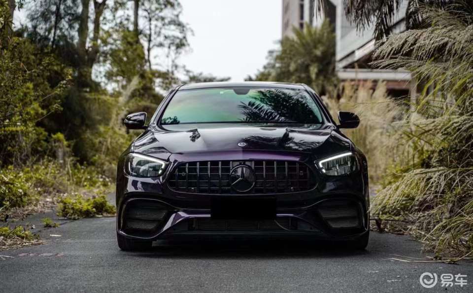 要运动,可能只有amg包围才符合这套改装的关键词了,适合大标的奔驰