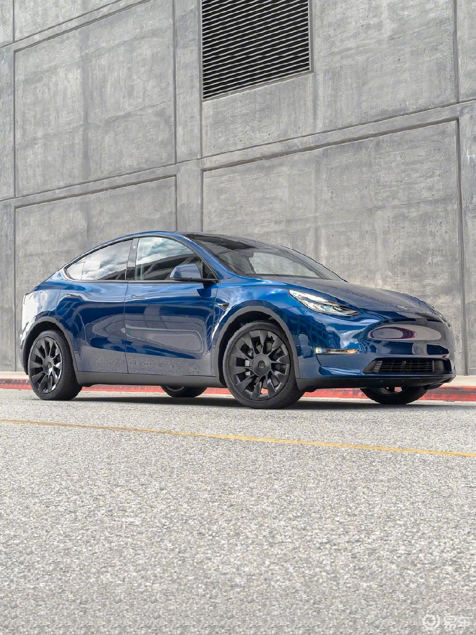 Model Y Segment 今年不改款的Model Y,免息结束后,有机会降2万?_易车