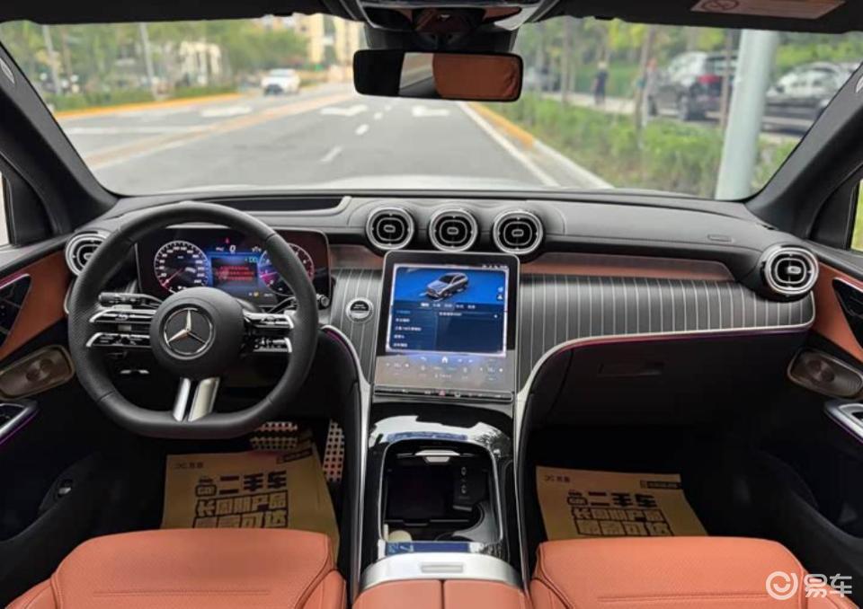 奔驰GLC价格跳水,降幅达11万,四驱带七座,性价比很高