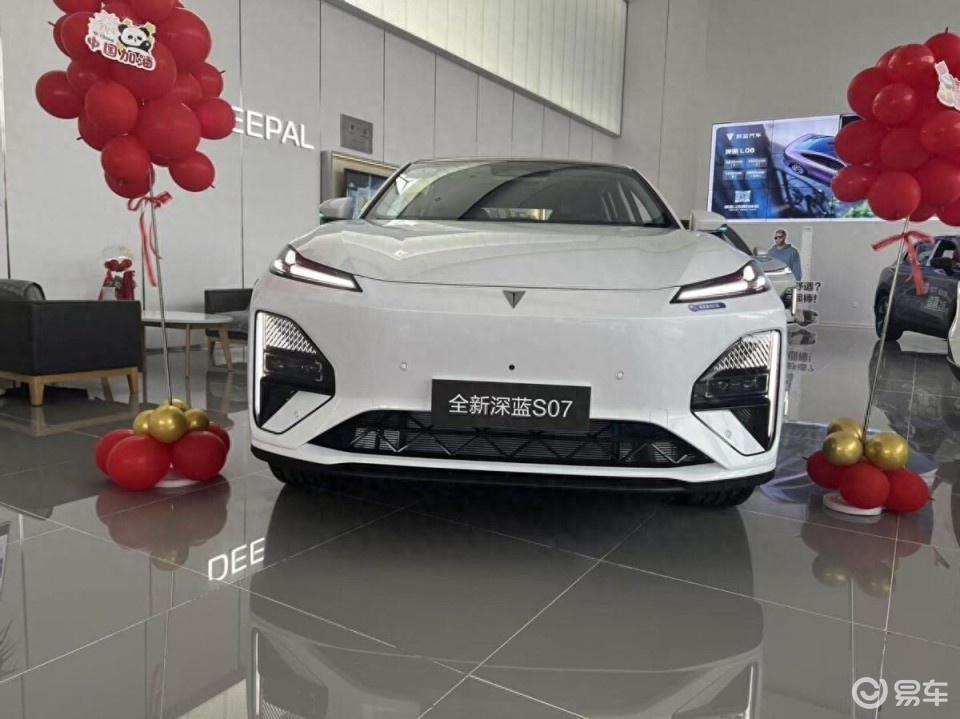 全新深蓝S07对标尚界H5，谁才是15万级家用王？