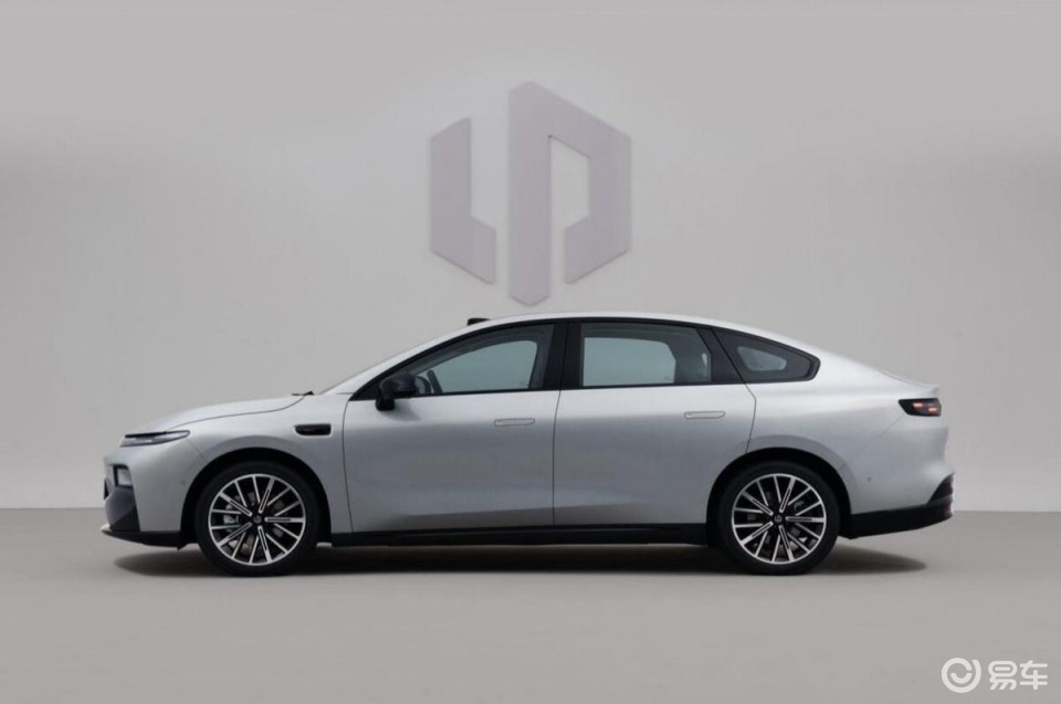 10万纯电车!零跑B01能否赢过小鹏M03、秦 L EV