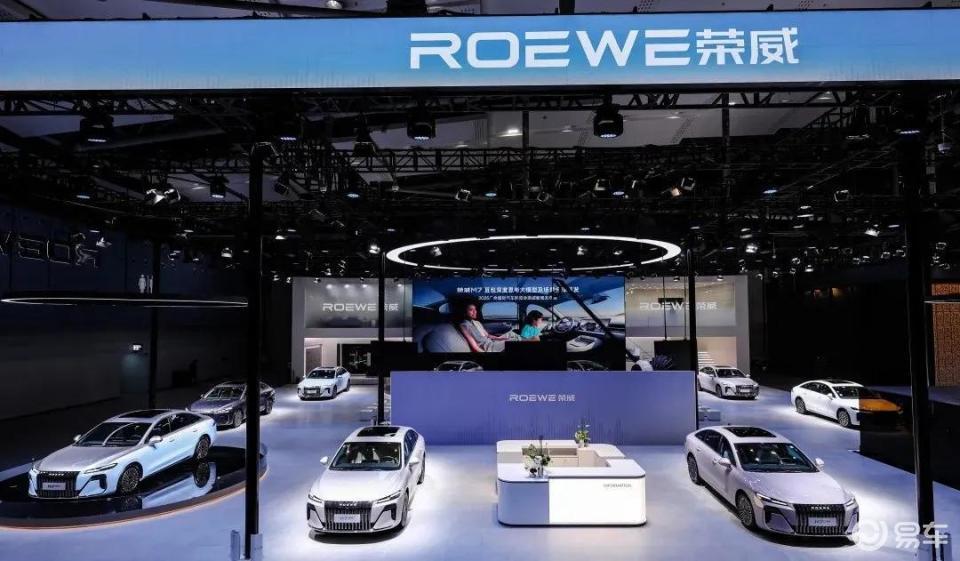 当AI有了“活人感”,车市下半场亮起来丨人汽