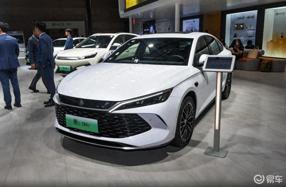 10万级家轿“扛把子”？银河A7对比秦L DM-i如何选