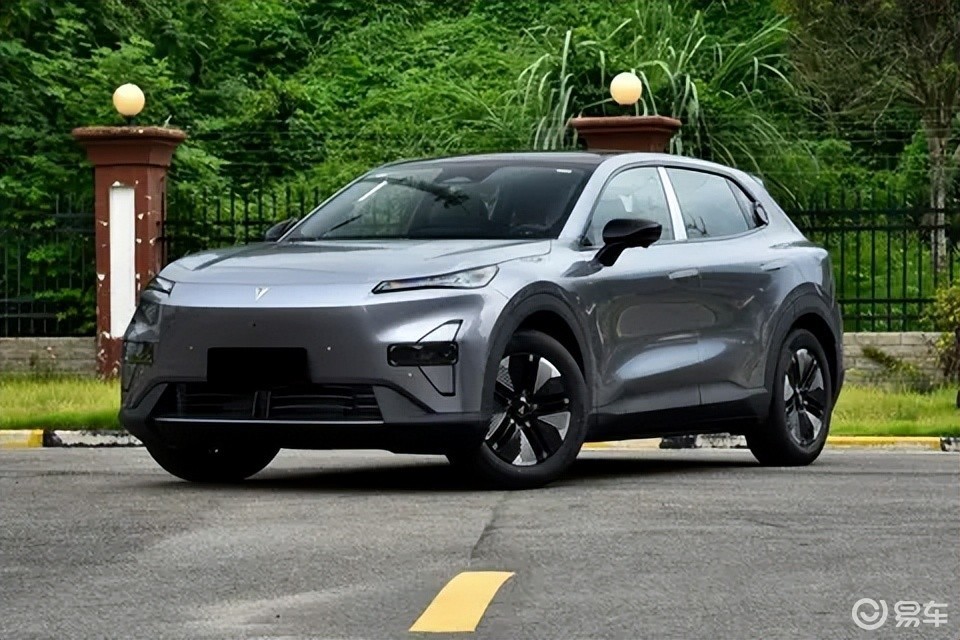10多万买纯电SUV，深蓝S05、银河E5，年轻人该选谁