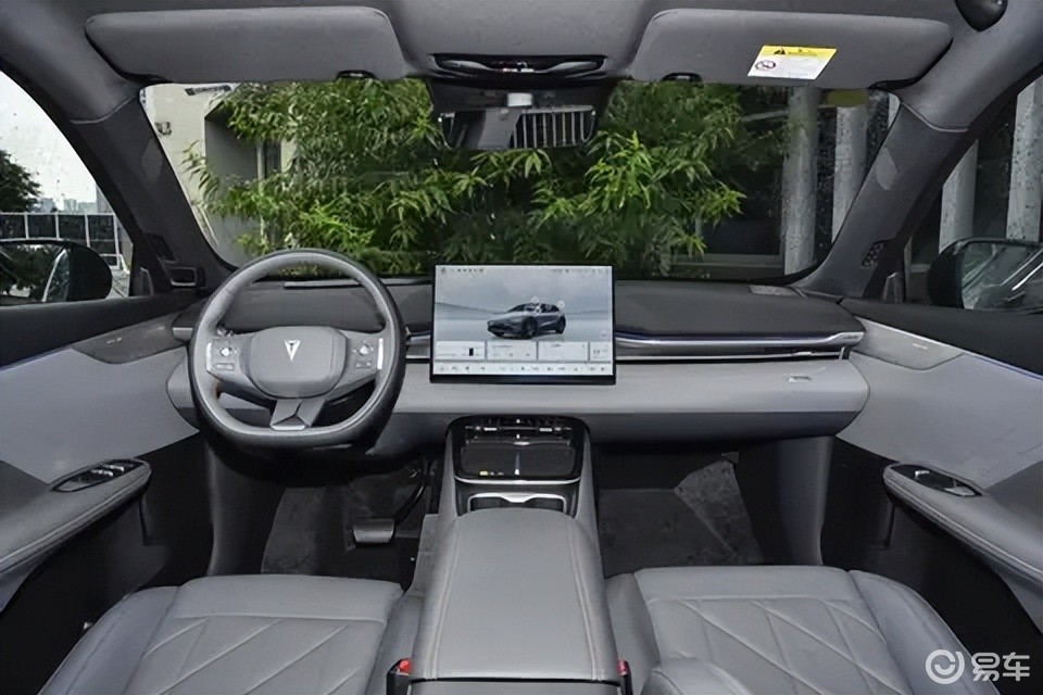 10多万买纯电SUV，深蓝S05、银河E5，年轻人该选谁