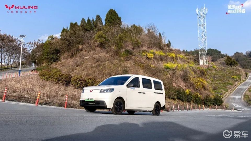 6.98万元 国民创富微客新标杆 五菱荣光纯电版正式上市