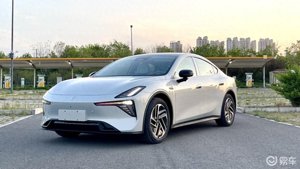 深蓝L06新版本上市，560km续航，限时11.89万起