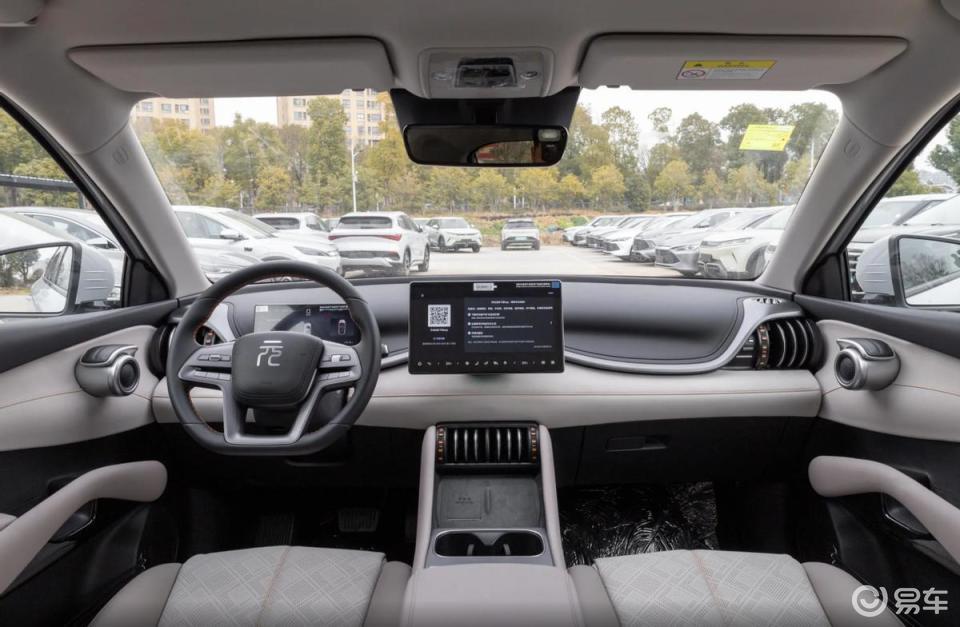 零跑B10、元PLUS、银河E5三车横评，谁才是真香之选