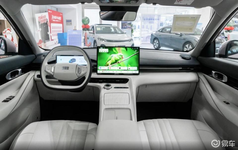 零跑B10、元PLUS、银河E5三车横评，谁才是真香之选