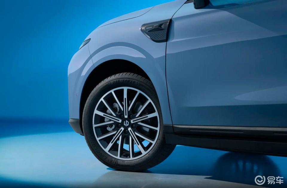 零跑B10、元PLUS、银河E5三车横评，谁才是真香之选