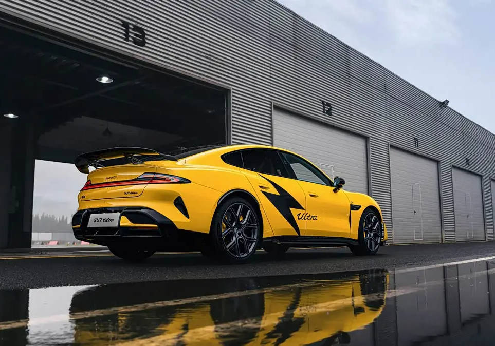 SU7 Ultra纽北限量版实车图发布_易车