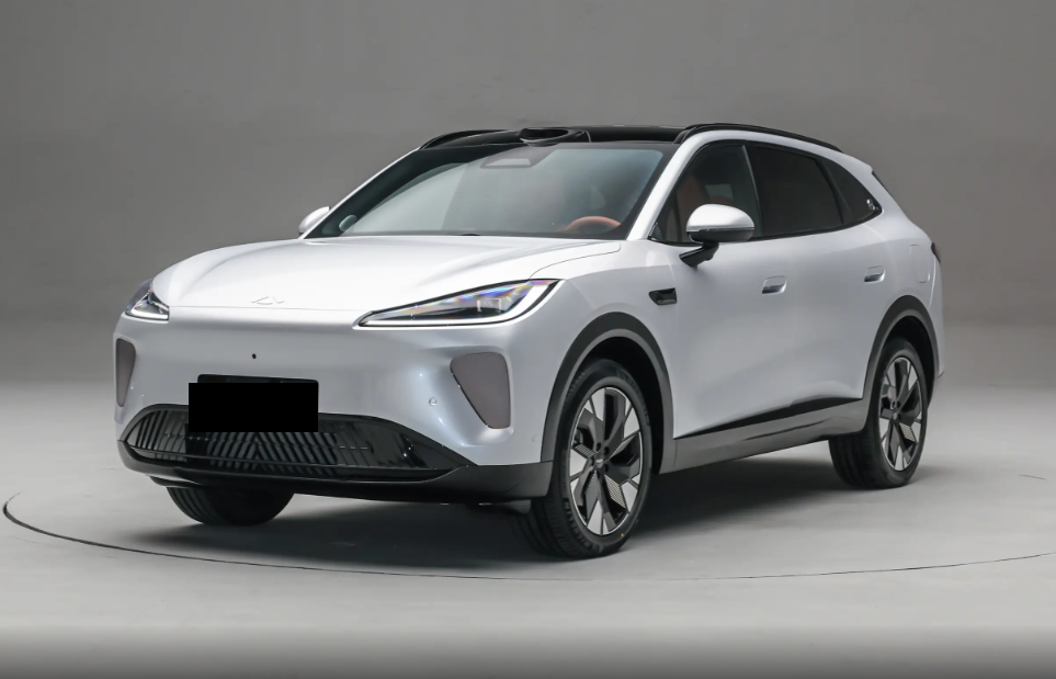 这样的大五座SUV如何？风云T9L后排可以翘二郎腿