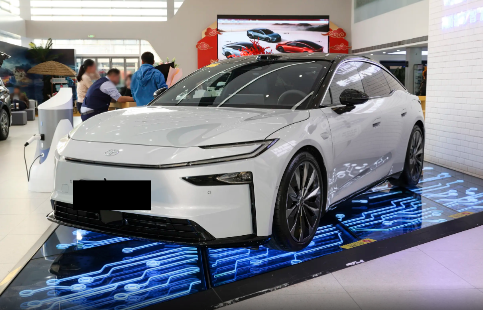 这样的丰田有点东西，这车有颜值有实力，定价多少你愿意买单