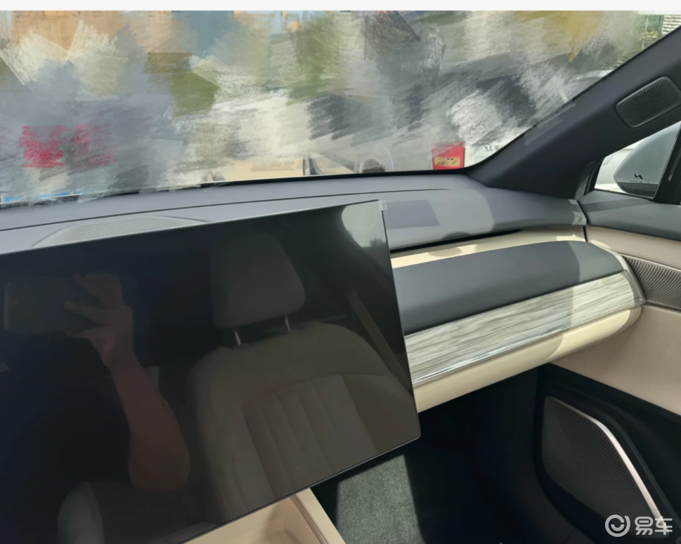 L60改款实车体验:小桌板成亮点,老款车主纠结是否换购