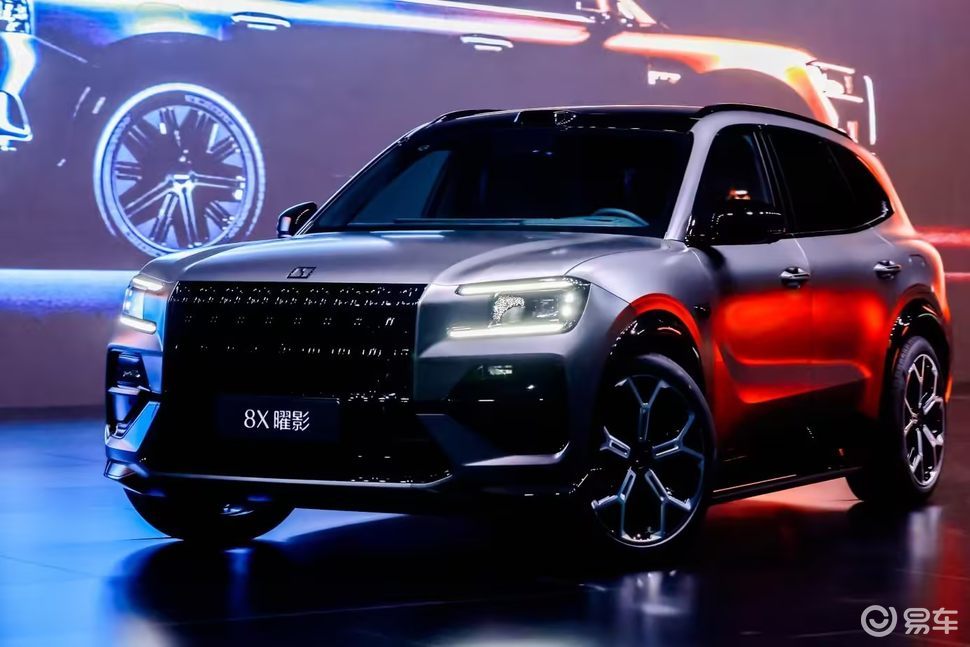 极氪8X挥刀，把豪华性能车的溢价打没了？