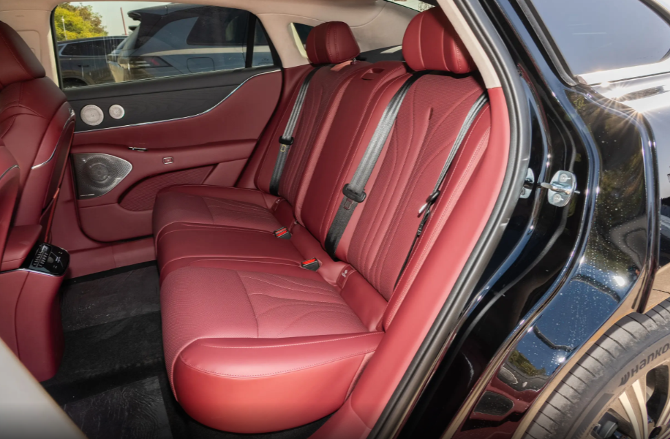 还不上市在等啥？岚图追光L有点意思，能否大卖关键得看售价