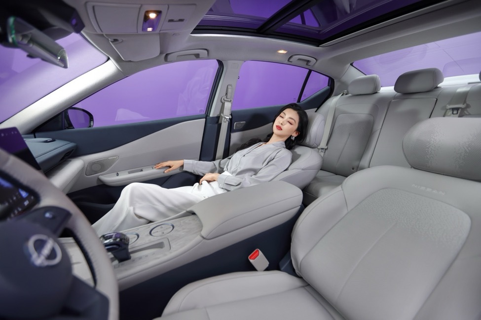 天籁・鸿蒙座舱 VS 凯美瑞，行业智变新标杆出炉