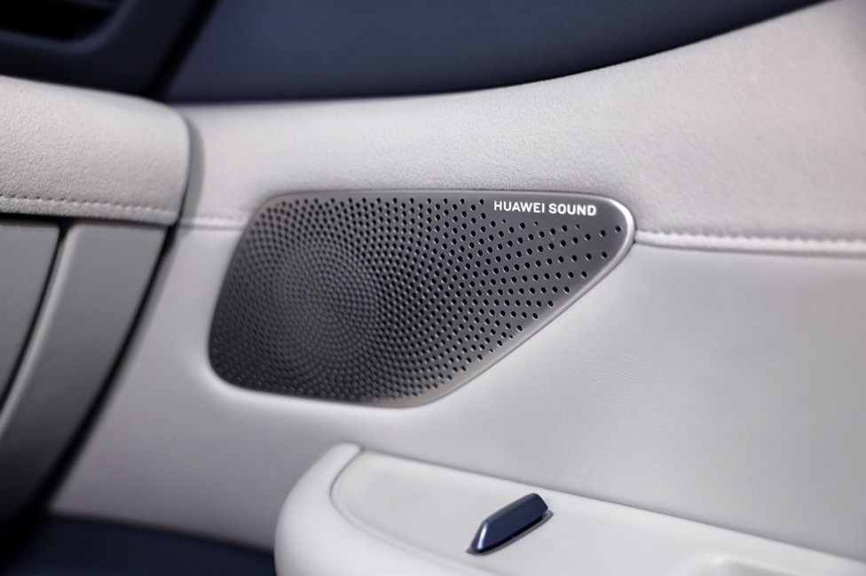 天籁・鸿蒙座舱 VS 凯美瑞，行业智变新标杆出炉