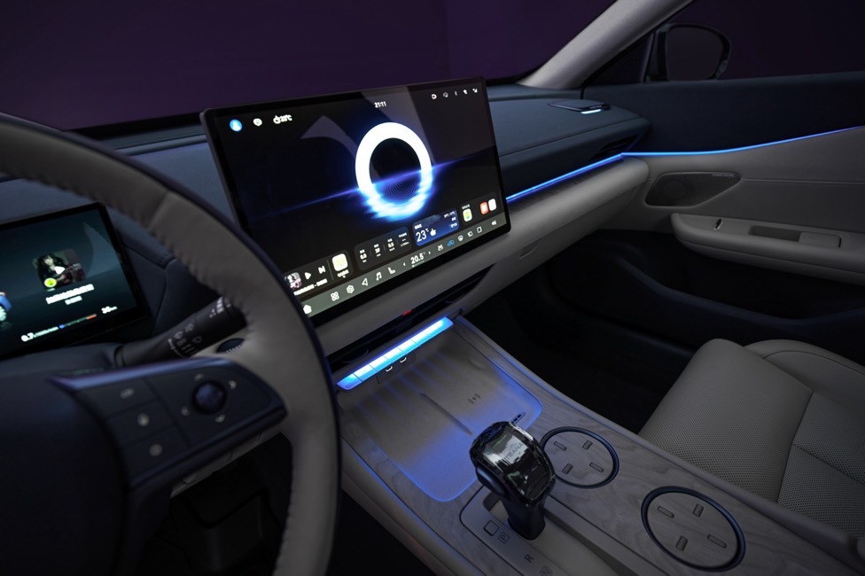 天籁・鸿蒙座舱 VS 凯美瑞，行业智变新标杆出炉