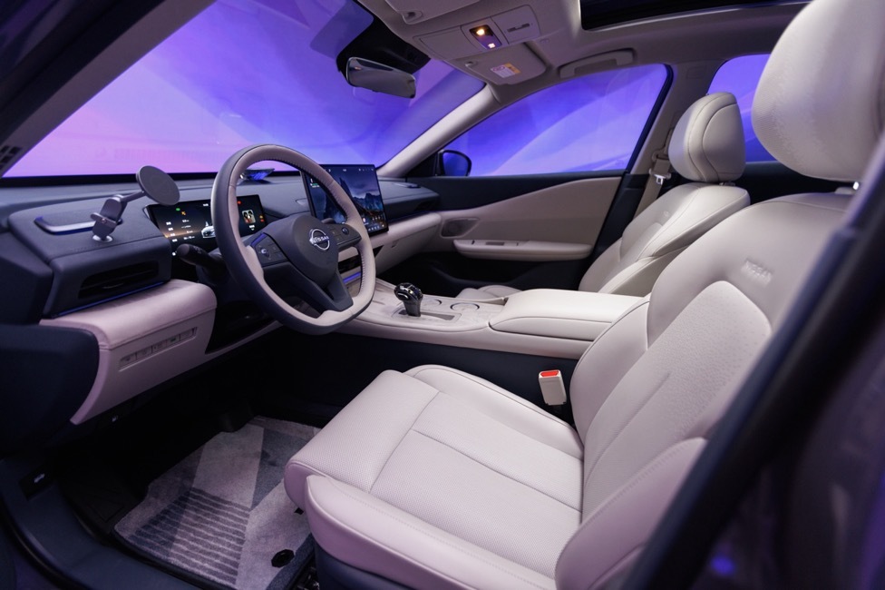 天籁・鸿蒙座舱 VS 凯美瑞，行业智变新标杆出炉