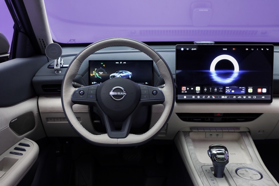 天籁・鸿蒙座舱 VS 凯美瑞，行业智变新标杆出炉