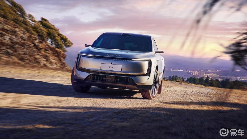 豪华SUV对决：纯电奥迪E7X为何比插混极氪8X更值得选